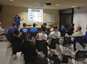 tecnicos capacitandose (2)